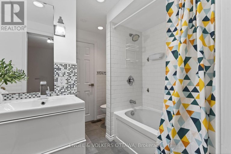 29673894/1774-playfair-drive/playfair-park/ottawa/ontario/K1H5S3_25