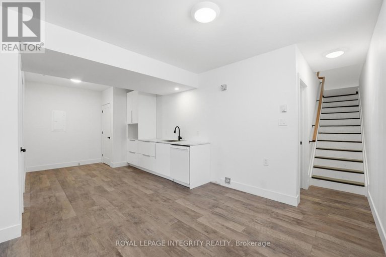 29663854/984-watson-street/fairfield-heights/ottawa/ontario/K2B6C2_39