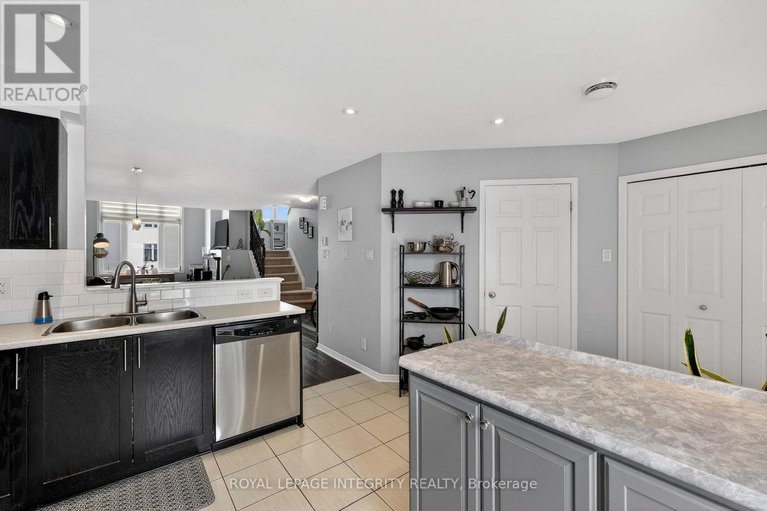29311527/360-galston-private/mer-bleuebradley-estatesanderson-park/ottawa/ontario/K1W0G3_19