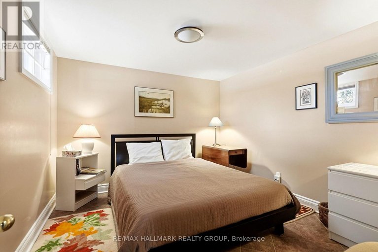 29571963/53-scrivens-street/britannia/ottawa/ontario/K2B8M6_40