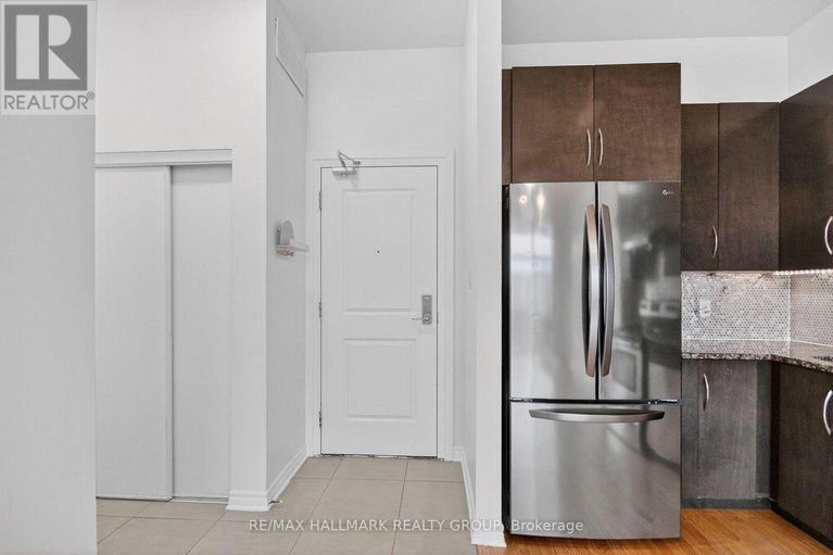 29479726/210-682-churchill-avenue-n/laurentianview/ottawa/ontario/K1Z5G5_3