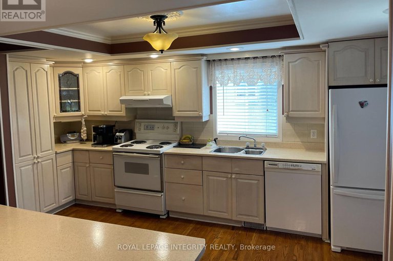 28908367/469-guy-street/castle-heights/ottawa/ontario/K1K1C1_4