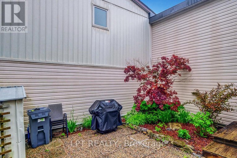 28412774/236-3310-southgate-road/south-keys/ottawa/ontario/K1V8X4_32