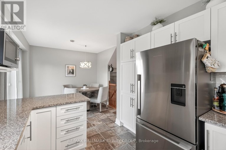 29566256/1464-bonneville-crescent/orleanssunridge/ottawa/ontario/K1C7N2_20