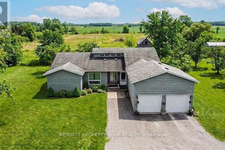 29682682/3490-larmours-road/sarsfieldbearbrook/ottawa/ontario/K0A3E0_2