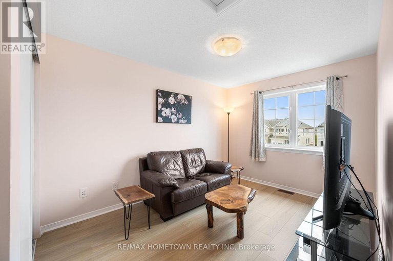 28180482/596-barrick-hill-road/emerald-meadowstrailwest/ottawa/ontario/K2M0B3_23