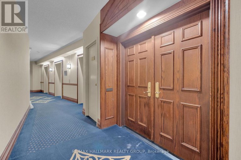 28921400/2204-1480-riverside-drive/riverview-park/ottawa/ontario/K1G5H2_4