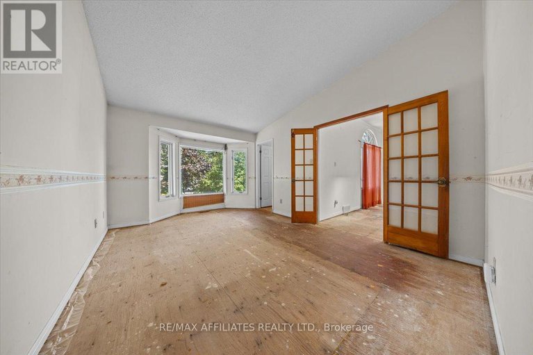 28835294/1024-miss-ottawa-street/beacon-hill-south/ottawa/ontario/K1J7B1_21