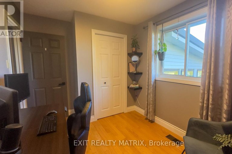 29119541/12187-county-road-3-road/winchester/north-dundas/ontario/K0C2K0_20