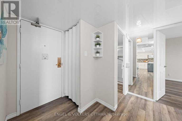 29026239/1007-1195-richmond-road/woodroffe/ottawa/ontario/K2B8E4_5