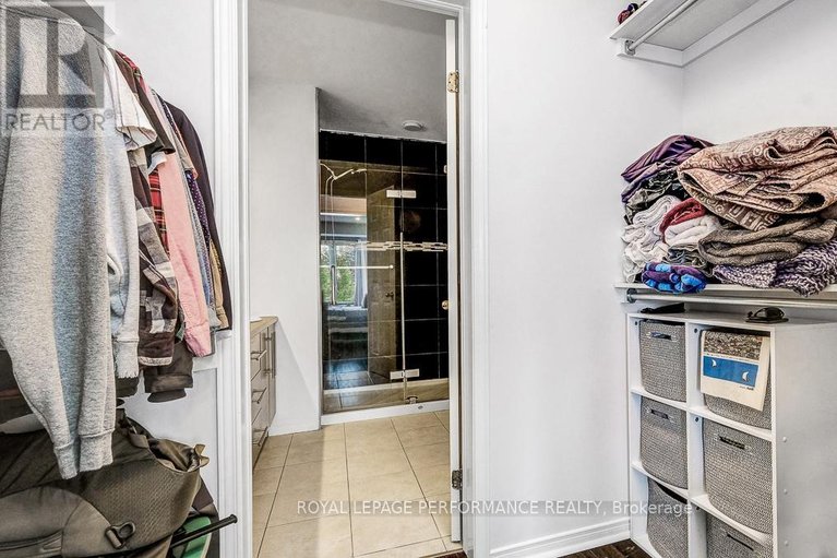 29619471/2d-4-columbus-avenue/overbrook/ottawa/ontario/K1K1R3_30