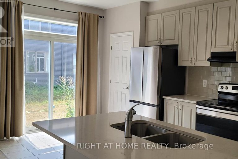 28714089/713-perseus-avenue/half-moon-bay/ottawa/ontario/K2J3V5_17