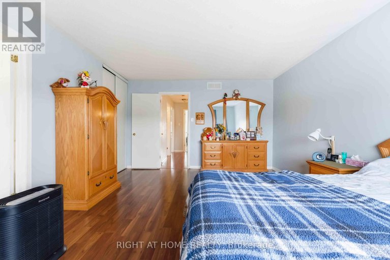 29392992/6254-sablewood-place/chapel-hill/ottawa/ontario/K1C7M5_16