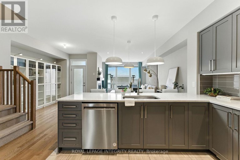 28723999/150-shinny-avenue/emerald-meadowstrailwest/ottawa/ontario/K2V0G3_8