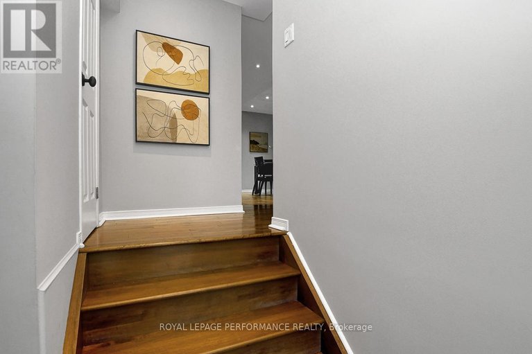 29463580/19-columbus-avenue/overbrook/ottawa/ontario/K1K1R2_3