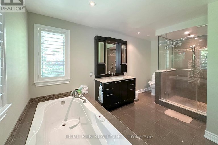 29592563/35-blue-heron-court/rockcliffe/ottawa/ontario/K1L8J7_27