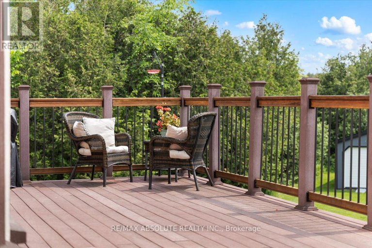 28246473/124-biltmore-crescent/btwn-franktown-rd-fallowfield-rd/ottawa/ontario/K2S2C6_48