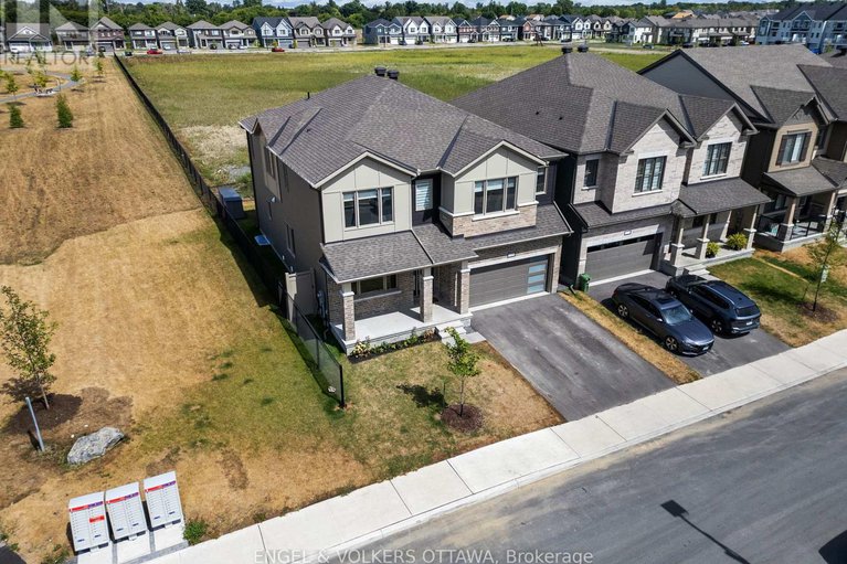 28758324/119-green-ash-avenue/goulbourn-twp-from-franktown-rdsouth-to-rideau/ottawa/ontario/K0A2Z0_3