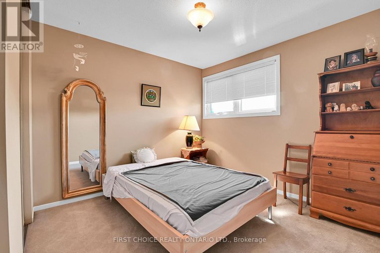 28651586/1631-wainfleet-street/chateauneuf/ottawa/ontario/K1C3G3_19