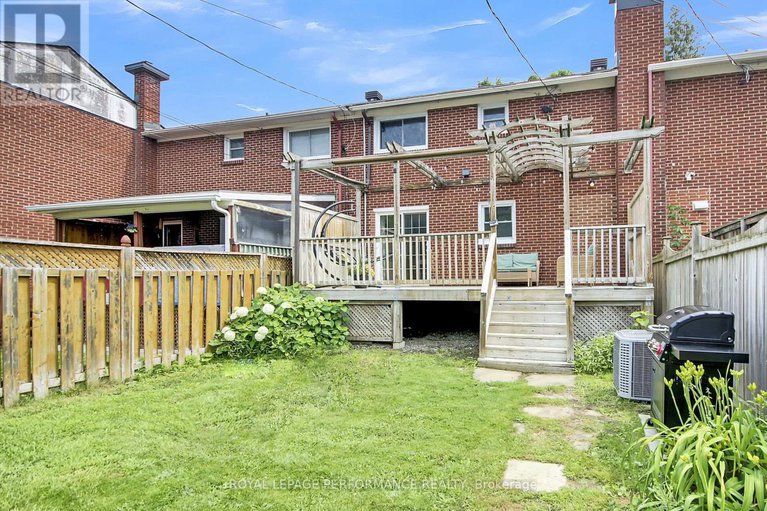 28622582/786-cummings-avenue/castle-heightsrideau-high/ottawa/ontario/K1K2L2_34