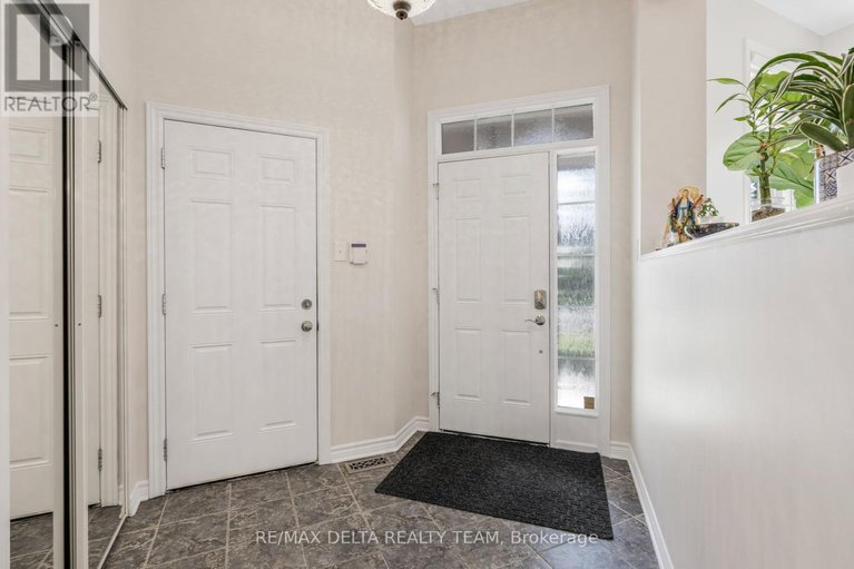 28627849/227-hillpark-high-street/mer-bleuebradley-estatesanderson-park/ottawa/ontario/K1W0B5_3