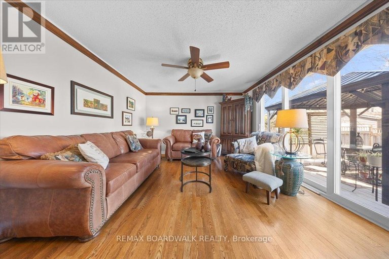 29646318/1594-meadowfield-place/chapel-hill/ottawa/ontario/K1C5V6_19