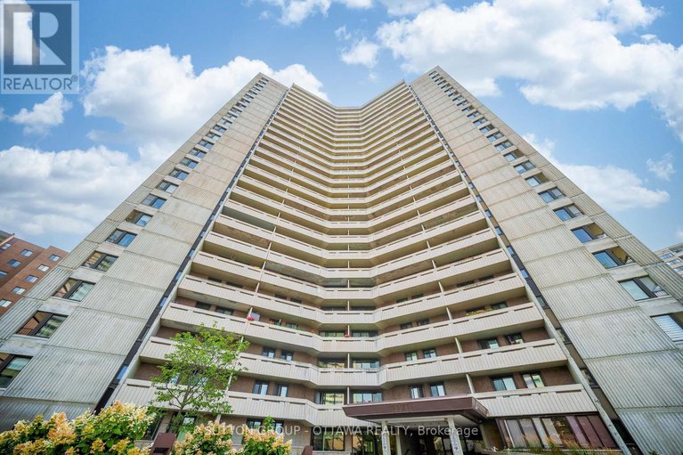 28727418/711-1171-ambleside-drive/woodroffe/ottawa/ontario/K2B8E1_2