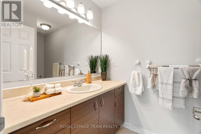 28951687/303-sweetclover-way/avalon-west/ottawa/ontario/K4A1E5_34
