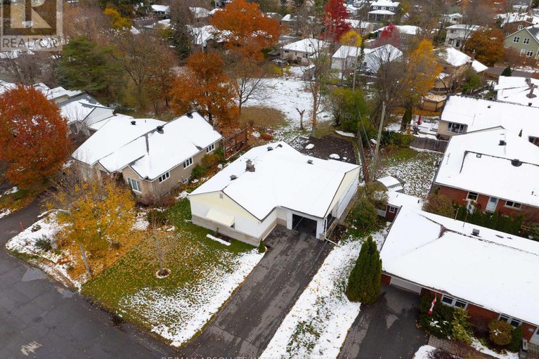 29110851/2243-hillary-avenue/alta-vista/ottawa/ontario/K1H7H7_30