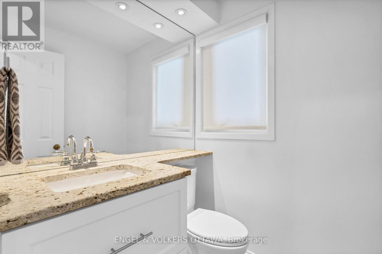 29176704/29-valley-ridge-street/borden-farmstewart-farmcarleton-heightsparkwood-hills/ottawa/ontario/K2E7W3_25