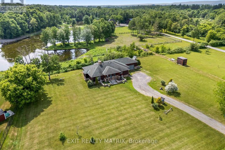 28250158/2228-ste-anne-road/lorignal/champlain/ontario/K0B1K0_9