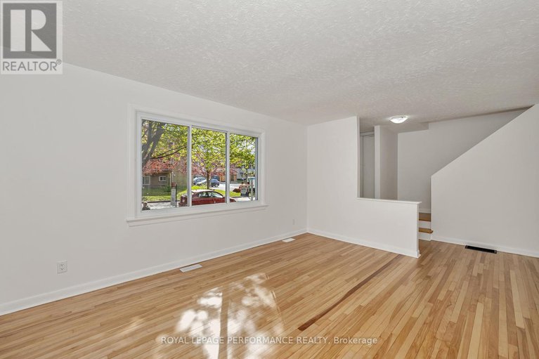 28502745/622-borthwick-avenue/castle-heightsrideau-high/ottawa/ontario/K1K2L9_9