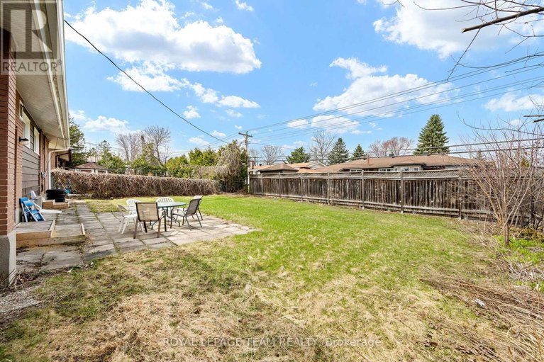 29660609/50-hilliard-avenue/city-viewskylinefisher-heightsparkwood-hills/ottawa/ontario/K2E6C1_27