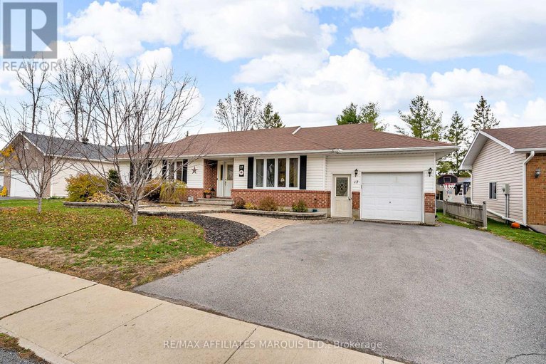 29072525/17-napier-street/ingleside/south-stormont/ontario/K0C1M0_1