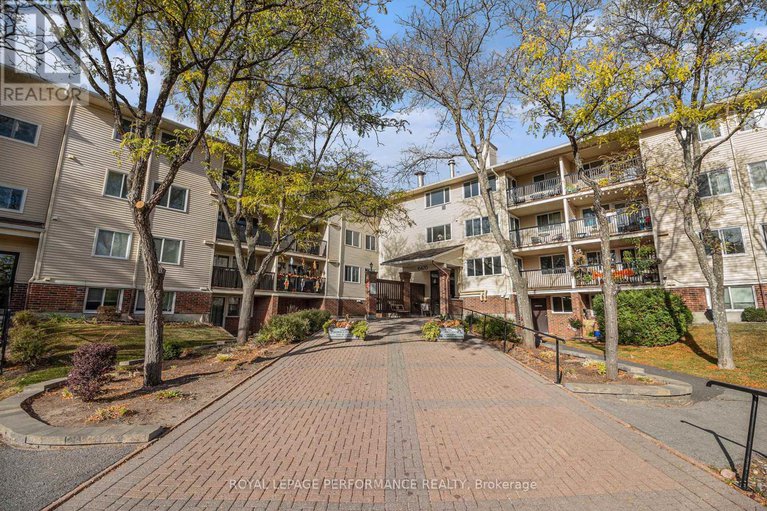 29014380/209-6470-bilberry-drive/orleans-wood/ottawa/ontario/K1C4P1_1