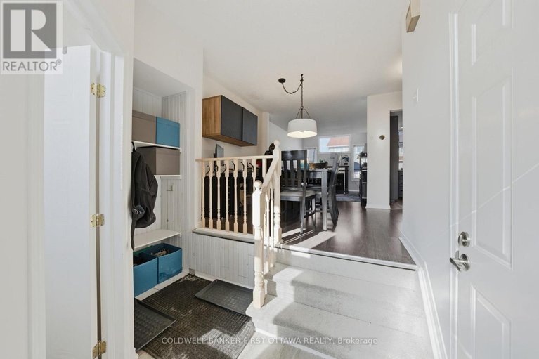 29644136/1902-hennessy-crescent/fallingbrookgardenway-south/ottawa/ontario/K4A3X7_5