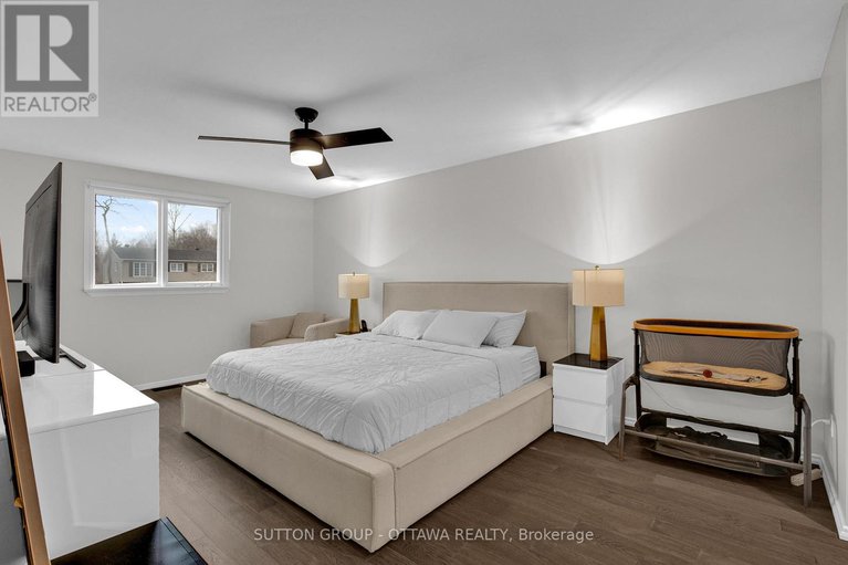 28535998/13-weatherwood-crescent/pineglencountry-place/ottawa/ontario/K2E7C5_25