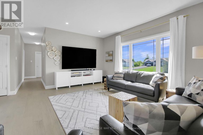28848509/218-owen-lucas-street/mcnabbraeside-twps/mcnabbraeside/ontario/K7S3G8_10