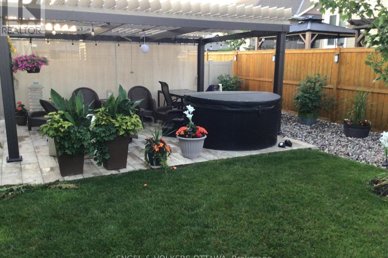 29492071/865-tewin-circle/camelot/ottawa/ontario/K4A1K1_45