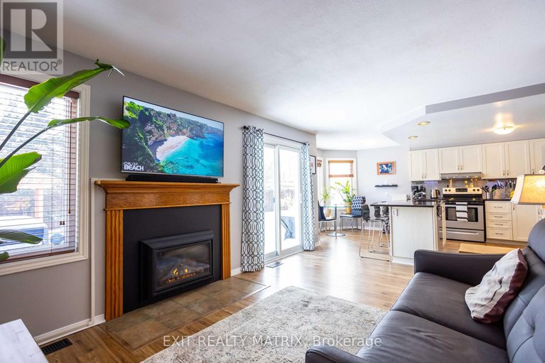 29422357/1879-rosewind-court/chapel-hill/ottawa/ontario/K1C7E3_16