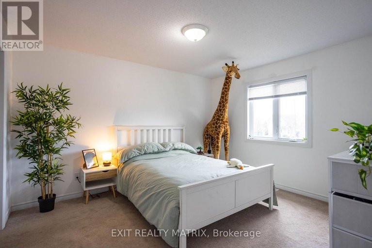 28492201/228-olde-towne-avenue/village-of-russell/russell/ontario/K4R0B3_27