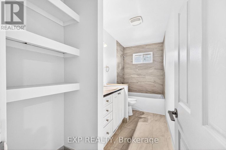 29121973/1103-frances-street/overbrookcastle-heights/ottawa/ontario/K1K3L6_14