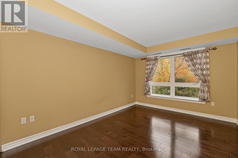 29030481/206-14-norice-street/meadowlandscrestview/ottawa/ontario/K2G2X4_13