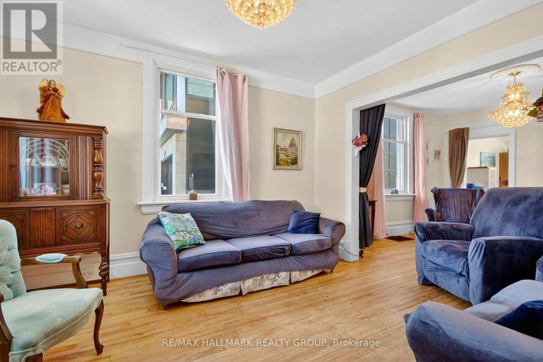 29421781/512-melbourne-avenue/mckellarhighland/ottawa/ontario/K2A1W5_7