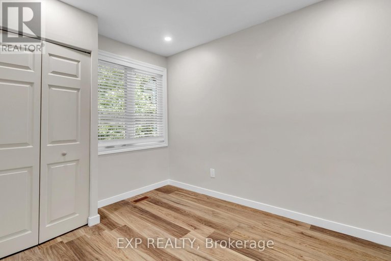 28458465/12-bayside-private/mooneys-bayriverside-park/ottawa/ontario/K1V9R3_21