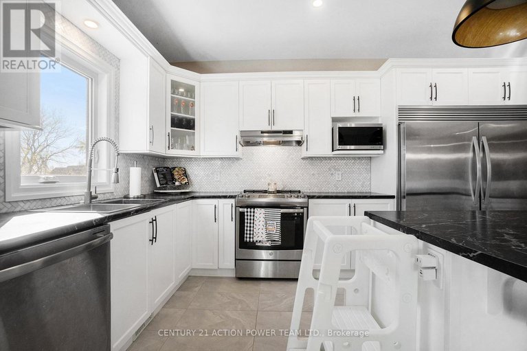 29040808/9-richer-street-w/north-stormont-finch-twp/north-stormont/ontario/K0A1R0_11