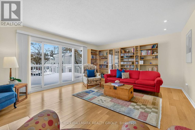 29413276/9-forsyth-lane/crystal-beach/ottawa/ontario/K2H9H1_18