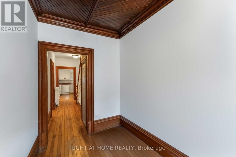 28483202/183-augusta-street/sandy-hill/ottawa/ontario/K1N8B9_11