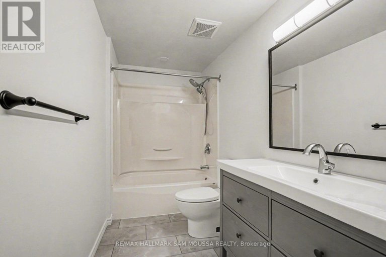 29672531/28c-woodvale-green/craig-henrywoodvale/ottawa/ontario/K2G4H4_24