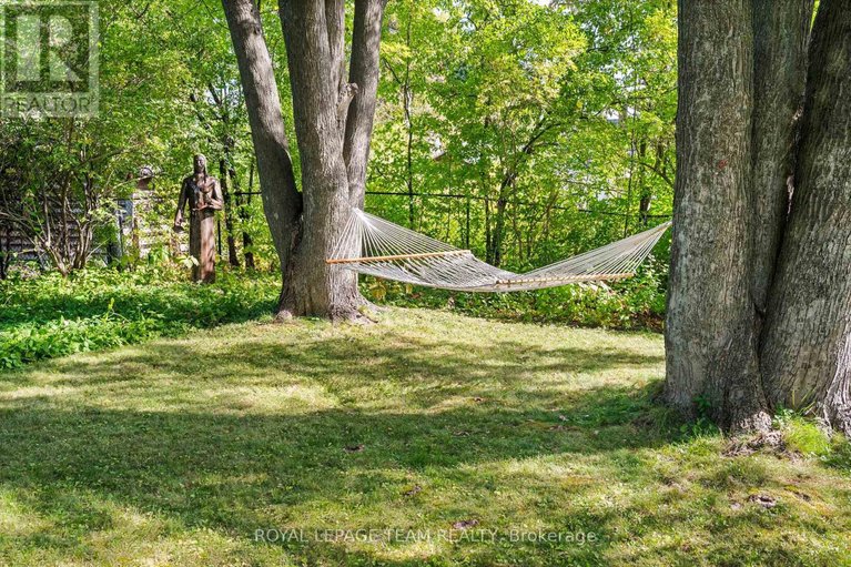 29461995/1601-apeldoorn-avenue/carleton-heights/ottawa/ontario/K2C1V4_44